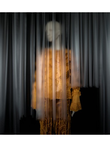 XU ZHI举办“寻找Jane Morris”时装展览