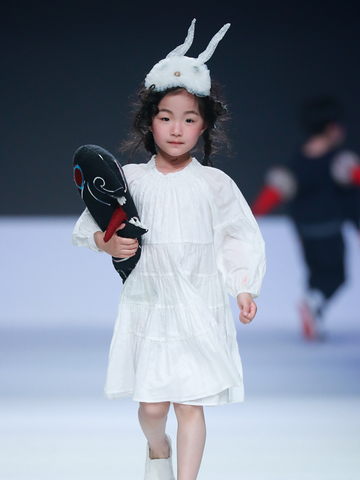 miidiitapir小食梦兽 「我看你看我」2018AW KIDS WEAR上海时装周童装发布会正式落下帷幕
