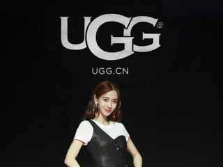 敢于突破常规，初走时“毛”之旅 ——UGG® 携手Angelababy演绎春夏新品赫莉大毛王