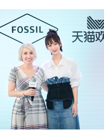 Fossil全球形象代言人 90后实力女演员杨紫玩转“Q芯机”