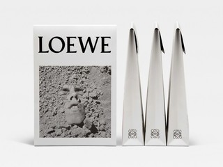LOEWE罗意威于5月31日发行限量版T恤