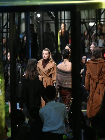 发酵 —— 凰艮时尚集团2018A/W新品发布会