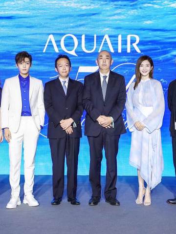 泡沫新密语  “按”爽洗发新姿势！----水之密语携品牌代言人江疏影及品牌大使侯明昊解锁洗发黑科技