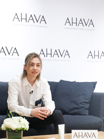 AHAVA新品预览——品牌活动大使周锐接受红秀杂志采访！