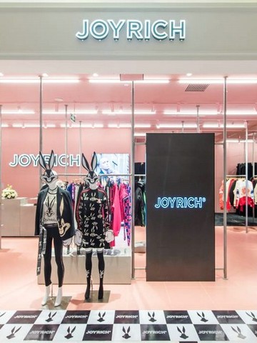 JOYRICH 2018秋冬以“FLASH BACK”为主题带来别具一格的秋冬新品