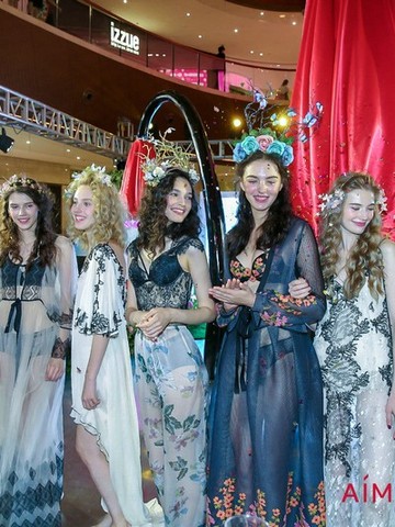 爱慕“88Bra节”打造奇幻内衣之旅
