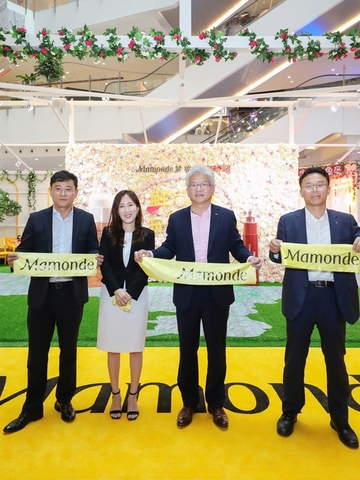 梦妆X天猫快闪店，邀您一起畅游“鲜活少女de玩色花房”