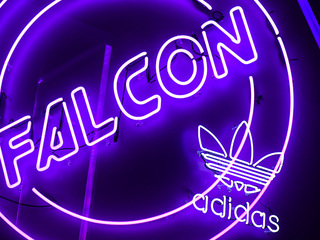 adidas Originals 新鲜事—— FALCON系列全新系列上市，迸发90年代复古精神