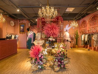 MAXRIENY 魔都浮梦·奇幻城堡之旅，书写粉红童话