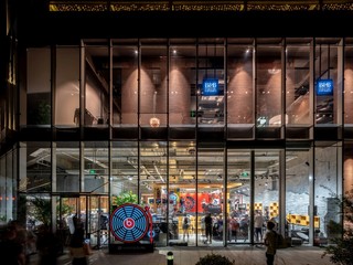 Beats携手DOE于上海新天地隆重推出黑胶唱片快闪店 展出千张全球经典黑胶唱片