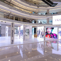 加入VERSACE大家族 探索全新2018秋冬系列时装魅力