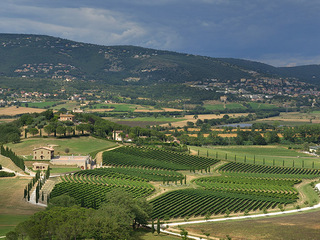 Brunello Cucinelli回归“臻美计划”，守护精神碑谷