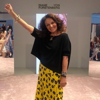 “ 为每位女性的先锋精神喝彩！”  — Diane von Furstenberg