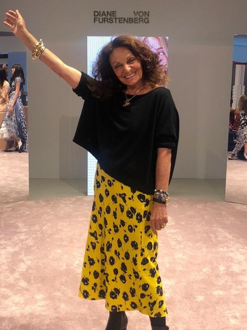 “ 为每位女性的先锋精神喝彩！”  — Diane von Furstenberg