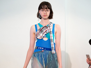 台湾设计师伦敦时装周BFC官方CATWALK秀 黄薇（JAMIE WEI HUANG）2019春夏系列 