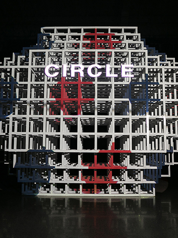 CIRCLE瑟可19春夏发布会网红泳池开奏，定义职场新女性