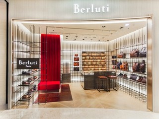 Berluti限时店登陆上海国金中心