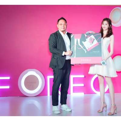 FOREO快闪店登陆成都，与关晓彤一起甜蜜约会吧