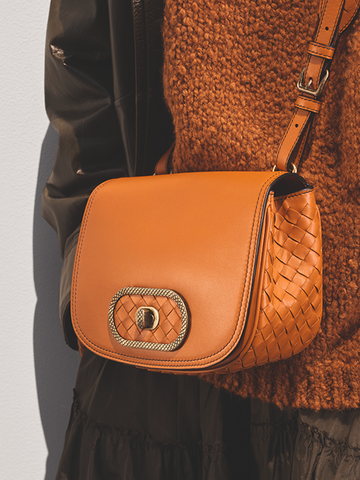 BOTTEGA VENETA推出全新BV LUNA手袋