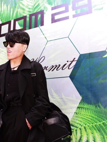 范景翔受邀出席《上海时裝周》发表“公益宣言” 致力绿色和平  