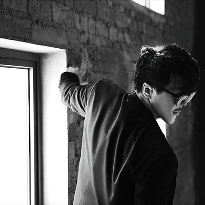 望海国际举行“范景翔《在你身旁》公益音乐会”携手BERNINI《海南慢生活》关爱全球