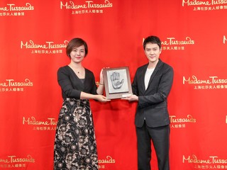 冯绍峰入驻上海杜莎夫人蜡像馆 尽显型格绅士风范