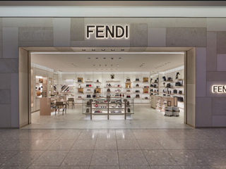 FENDI希斯罗机场首家精品店于第四航站楼盛大开幕