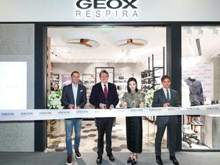 健乐士GEOX代言人景甜揭幕上海X-Store概念店  开启秋冬新“履”程