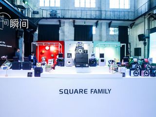 富士胶片发布首台具有变焦功能的instax相机，再掀方形艺术个性潮流