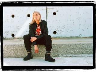  UGG® X MASTERMIND WORLD推出限量版联名款  ——日本传奇街头服装品牌重新定义UGG®经典靴