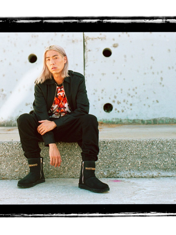  UGG® X MASTERMIND WORLD推出限量版联名款  ——日本传奇街头服装品牌重新定义UGG®经典靴