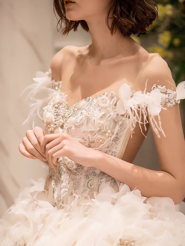 GRACE KELLY牵手奥地利顶级婚纱品牌JULIA KONTOGRUNI  为亚洲新娘打造完美婚纱