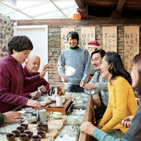 今年，带父母在旅行的“家”中过特色新年