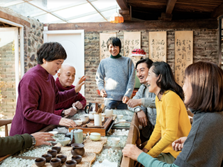 今年，带父母在旅行的“家”中过特色新年
