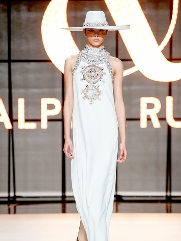 出道不足3月速登国际时装周，16岁的2018IMC上海国际模特大赛冠军成本季黑马!