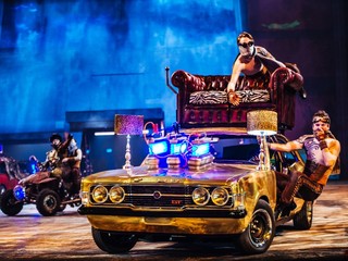 新濠影汇《狂电派》全球首演星光云集感受狂电力量