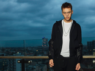 Ermenegildo Zegna发布2019春夏全新形象大片  “All The World’s Your Stage——世界是你的舞台”