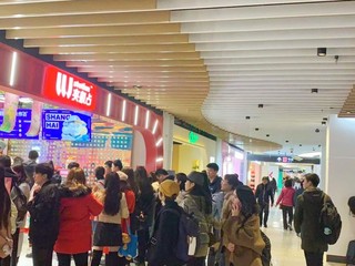 LLJ夹机占进“占”魔都，深受女性消费者追捧