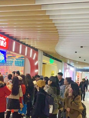 LLJ夹机占进“占”魔都，深受女性消费者追捧