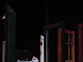 踏上一场令人沉溺的青春旅途：UNROW 发布 2019 秋冬系列