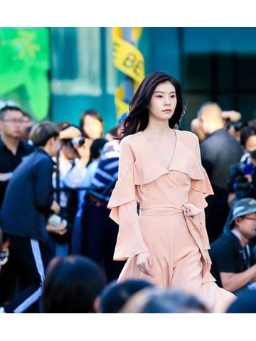 DVF“Nature Moment致敬天性”摩登大秀闪耀京城 