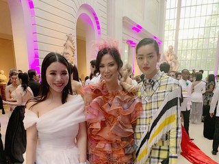 Met Gala红毯星光 余晚晚李宇春刘雯领衔“中国军团” 