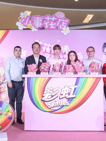 彩虹糖“小事花店”盛装迎客申城春天别有花样