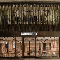 Burberry上海双店齐开  环贸IAPM店、国金中心IFC店盛大开幕，诠释全新英伦美学设计