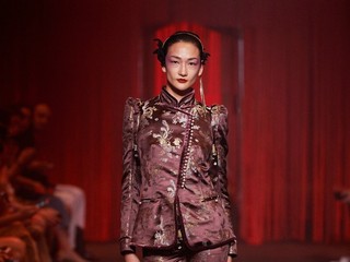 拉飞姆Le Fame 2019秋冬系列时装秀——共襄一场穿越时空的绮梦旅程