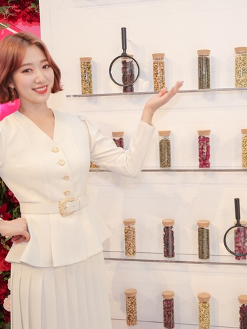 梦妆x天猫快闪店，朴信惠邀您共同畅游“绽放能量花园”