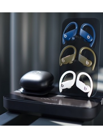 Beats by Dr.Dre总裁Luke Wood携Powerbeats Pro现身上海 与滑板女神Leticia Bufoni畅聊音乐与运动