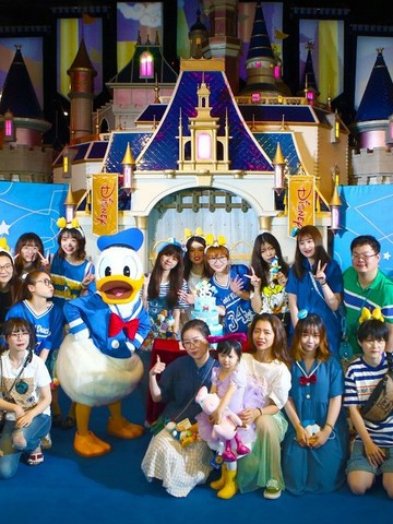 迪士尼商店举办唐老鸭85周年庆典  唐老鸭与粉丝共庆生日 珍藏版纪念品独家发售