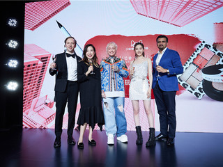 玩出大胆！美宝莲纽约x alice + olivia开启趣玩快闪店 神仙跨界联名 尽显纽约潮流