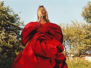 Alexander McQueen 2019年秋冬系列广告大片